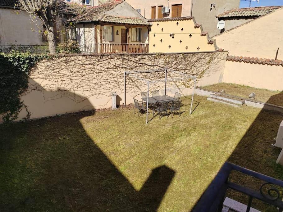 Villa Casa Bajo El Acueducto Con Plaza De Garaje Segovia Exterior foto